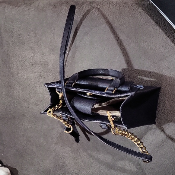 Michael Kors Purse - Picture 15 of 17